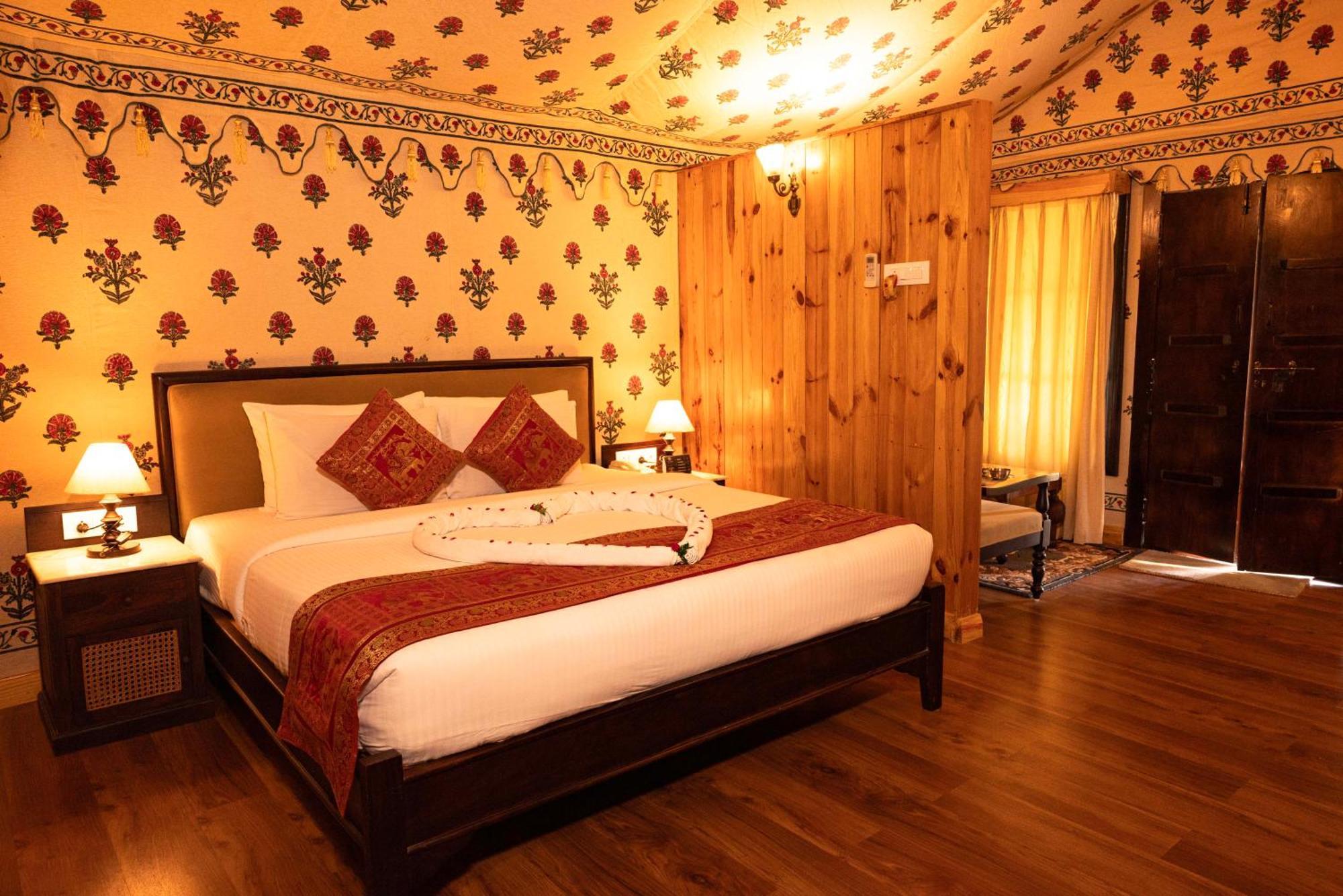 Om Vilas Benares, Varanasi Ngoại thất bức ảnh