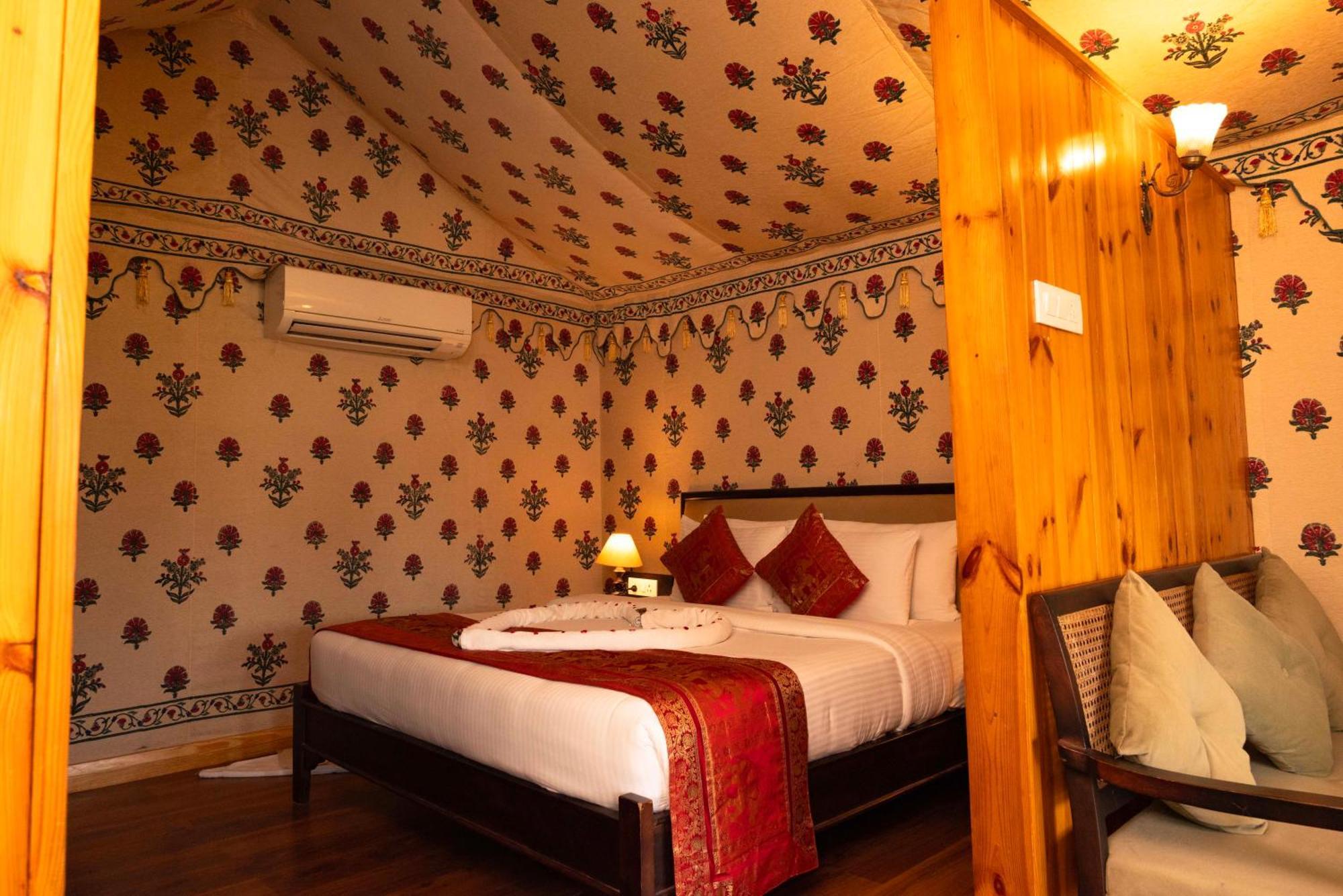 Om Vilas Benares, Varanasi Ngoại thất bức ảnh