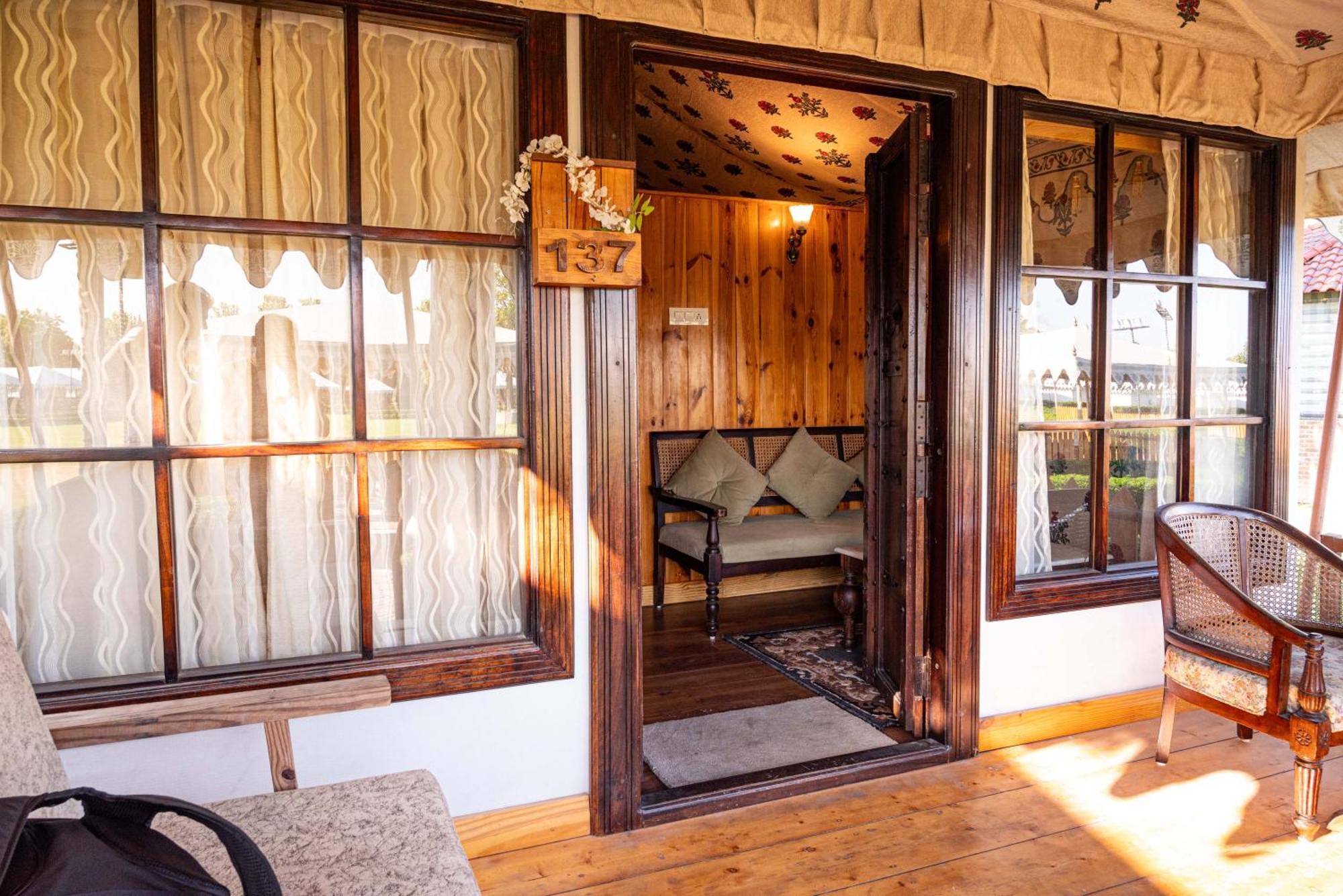 Om Vilas Benares, Varanasi Ngoại thất bức ảnh